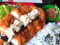 タルタルチキンカツ弁当、豚骨ラーメン